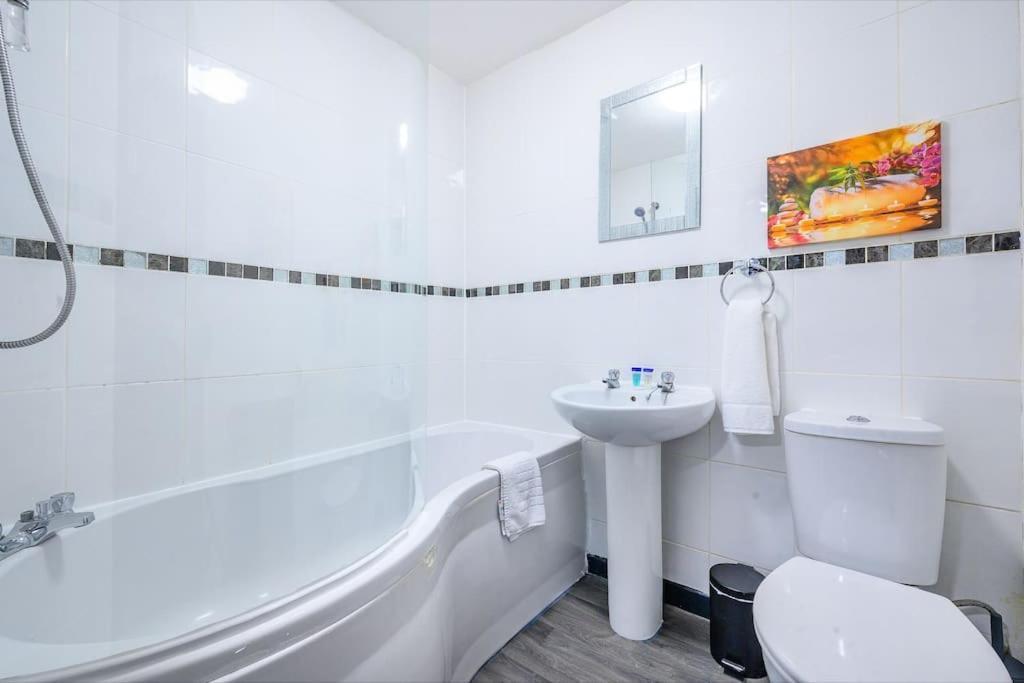 -F5Gh- For Relaxed & Cosy Stay, Free Parking, Wifi リーズ エクステリア 写真